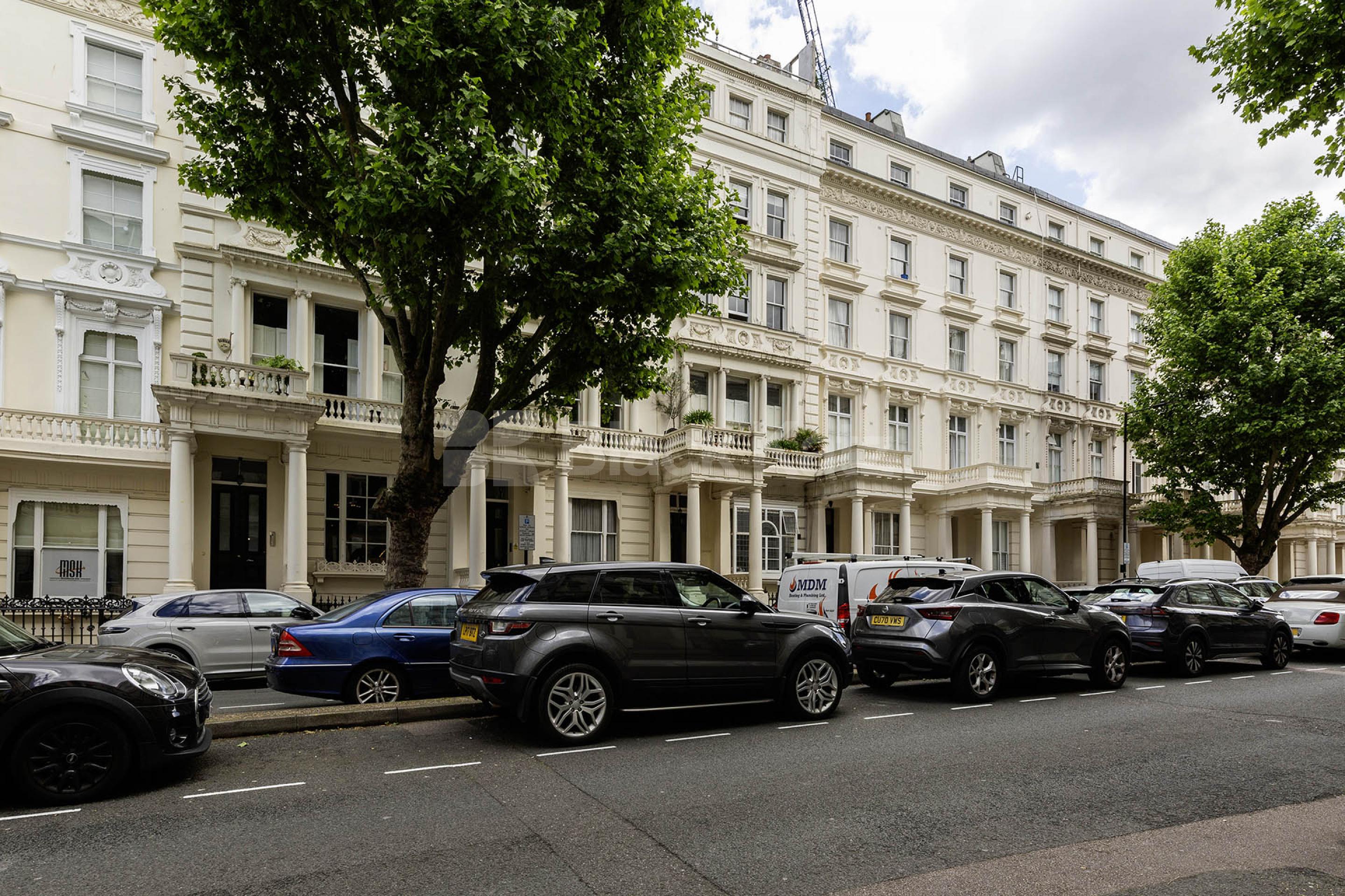 Stunning studio with a mezzanine level sleeping area mins to tube and hyde park Inverness Street, Hyde Park / Bayswater W2